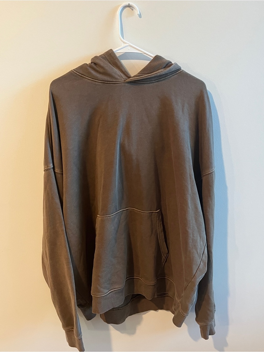 No Boundaries Men's Hooded Pullover Sweatshirt - Brown